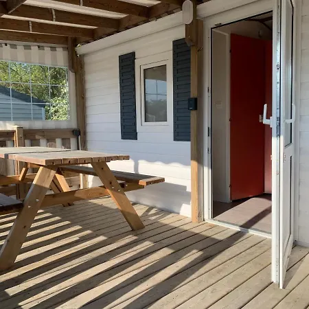 De La Ferme Aux Anesses, Mobil Caline Kemp Bressuire