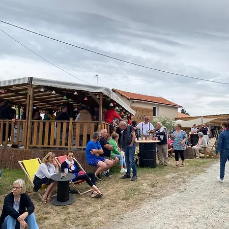 De La Ferme Aux Anesses, Mobil Caline *